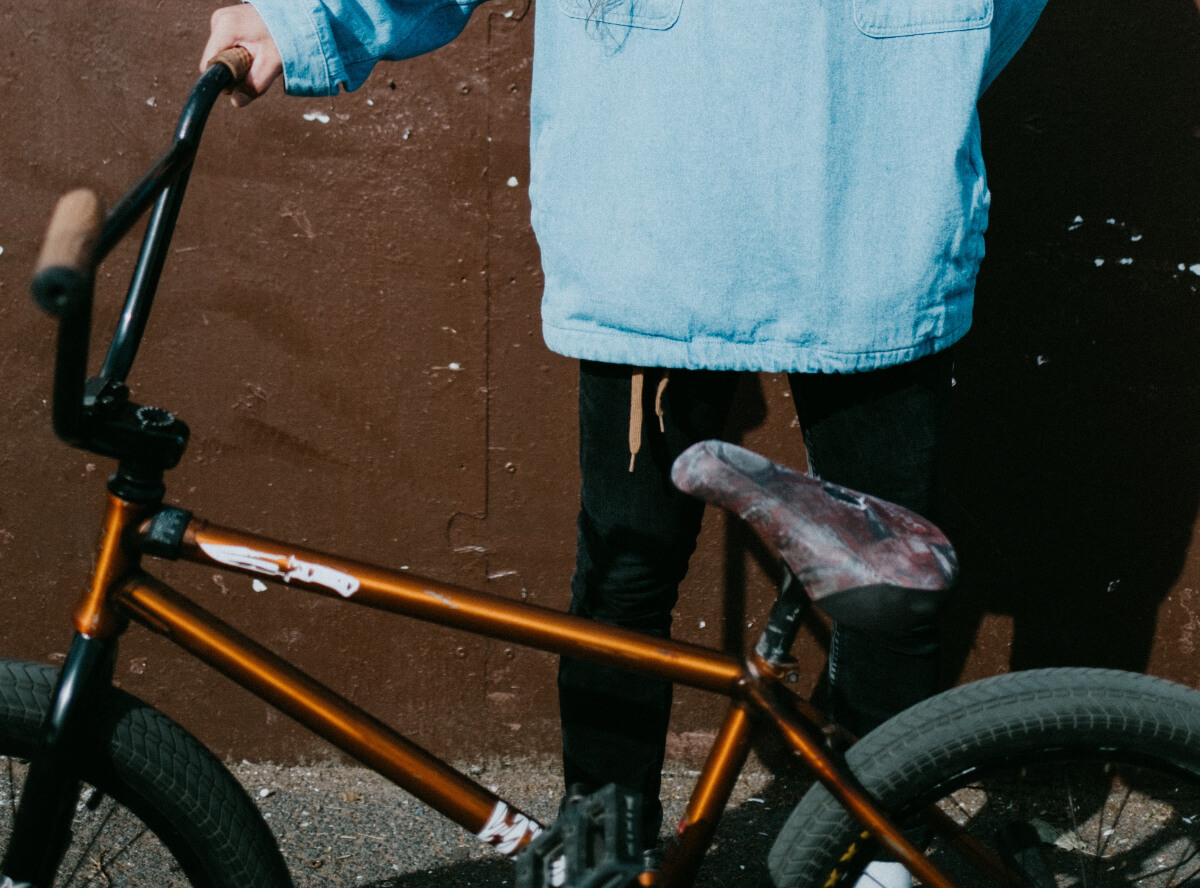 an angled upwards bmx saddle