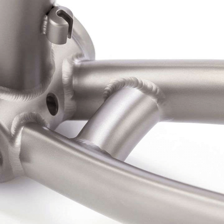 premium titanium bikes