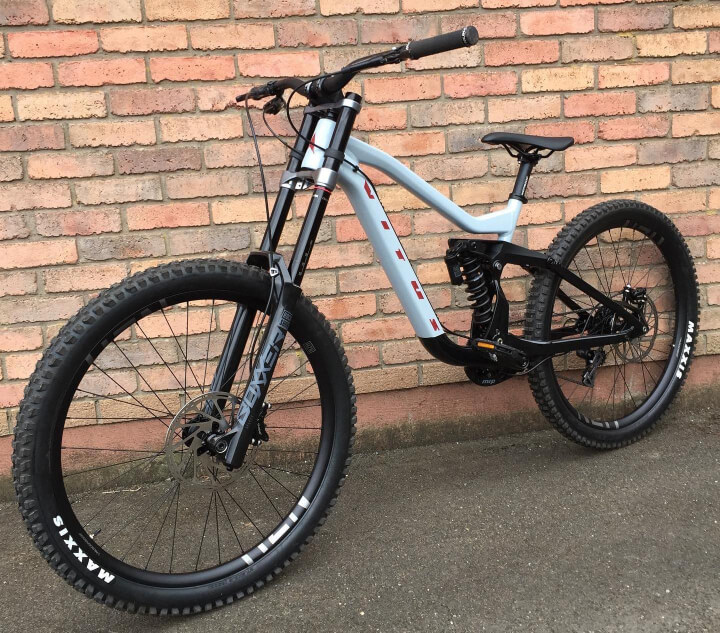 vitus dominer downhill bike